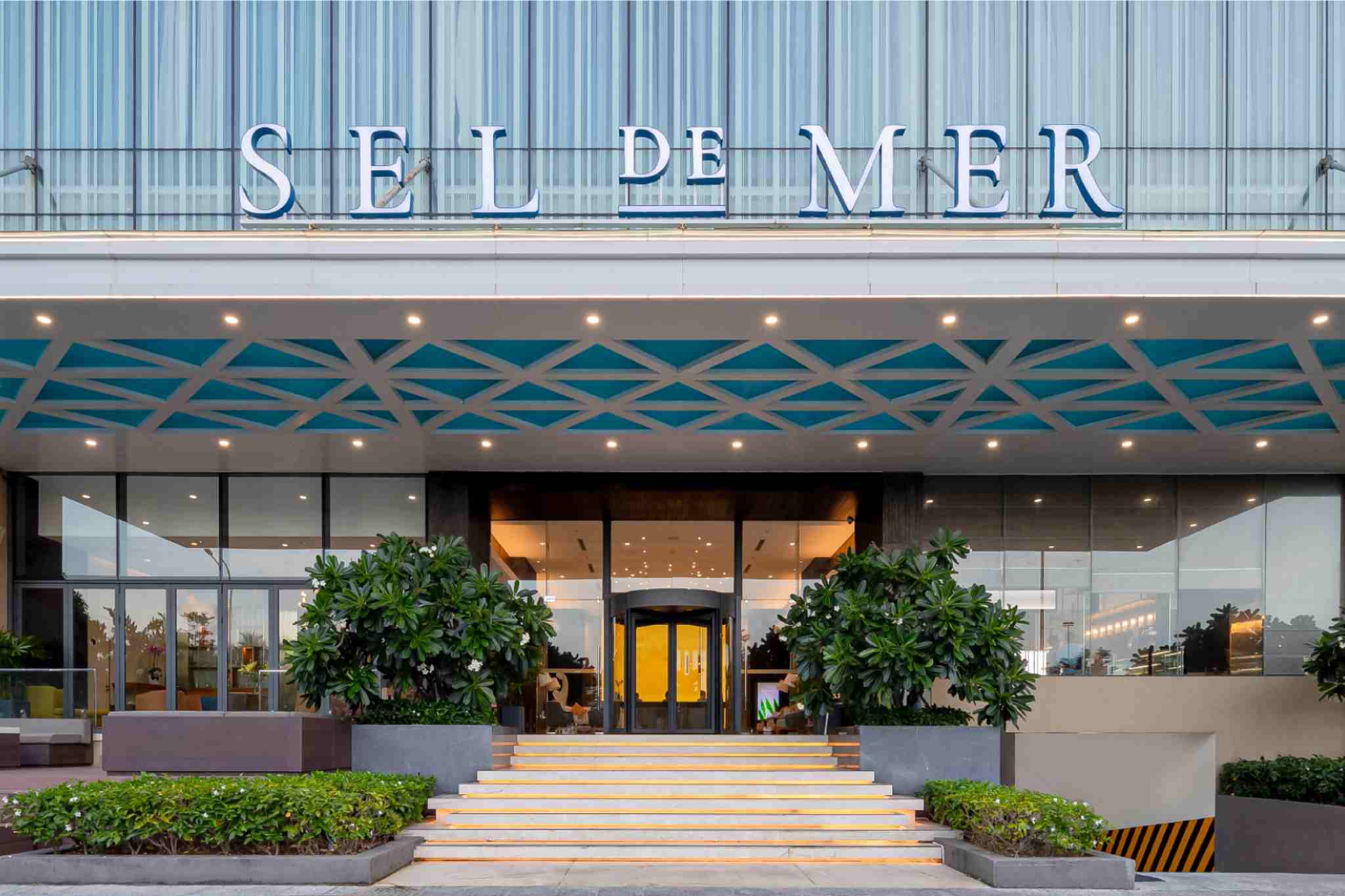 Sel de Mer Hotel & Suites