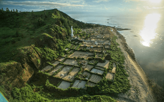 Miệng Núi Lửa Giếng Tiền
